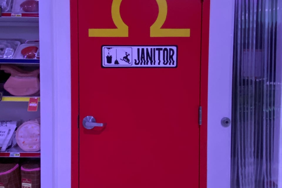 Janitor Closet Portal 0