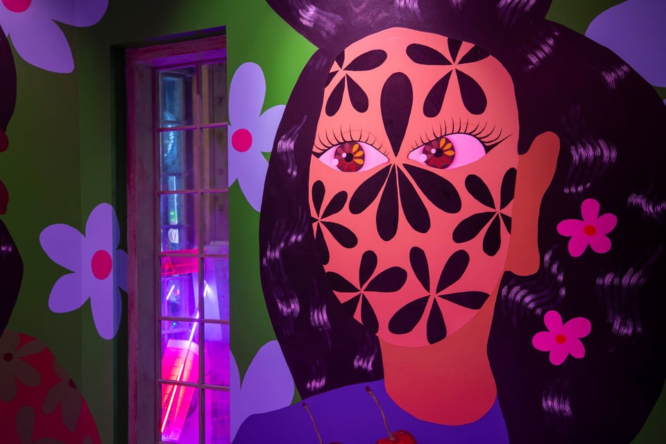 Flower Face Room 1